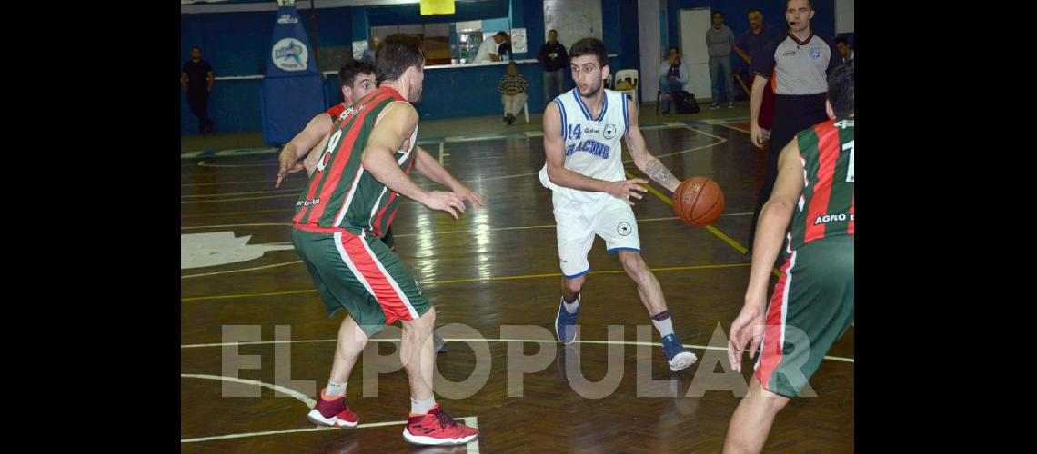 Racing comienza el antildeo en el Parque Olavarriacutea