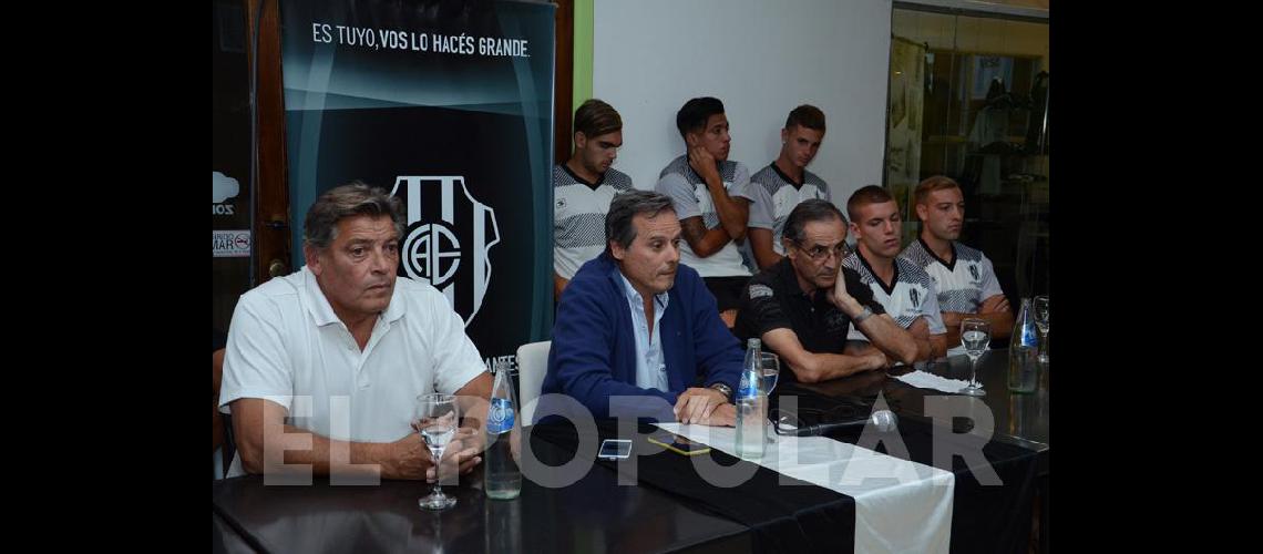 Estudiantes presentoacute su plantel