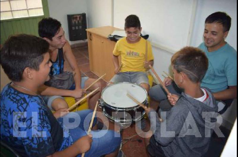 Los talleres se desarrollan en la sede de EnviÃ³n 