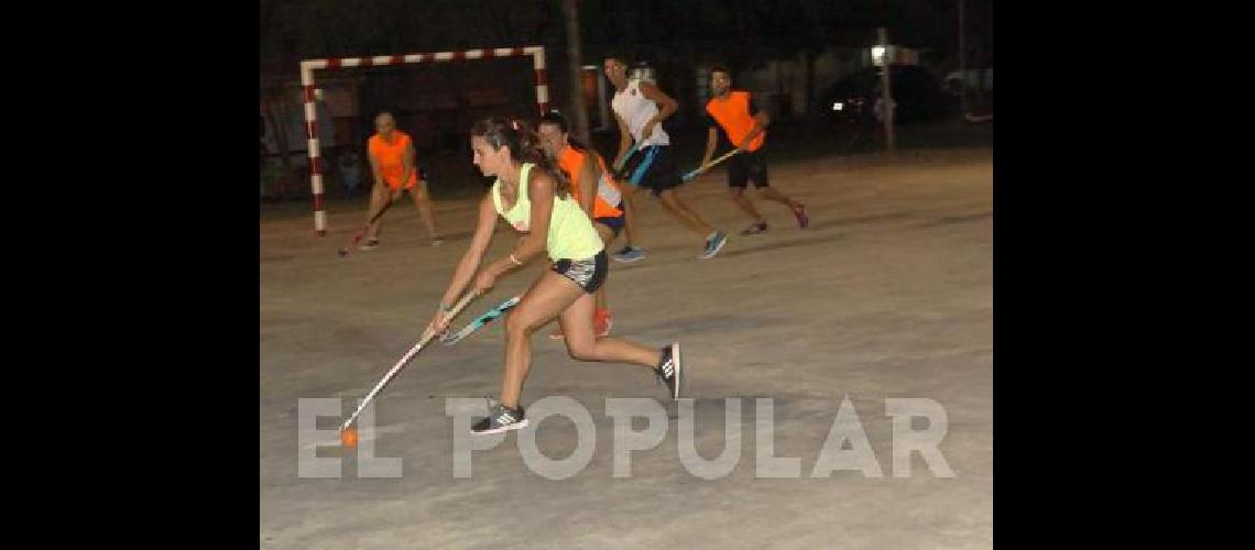 El torneo de hockey se desarrollÃ³ en el playÃ³n del barrio Canadiense 