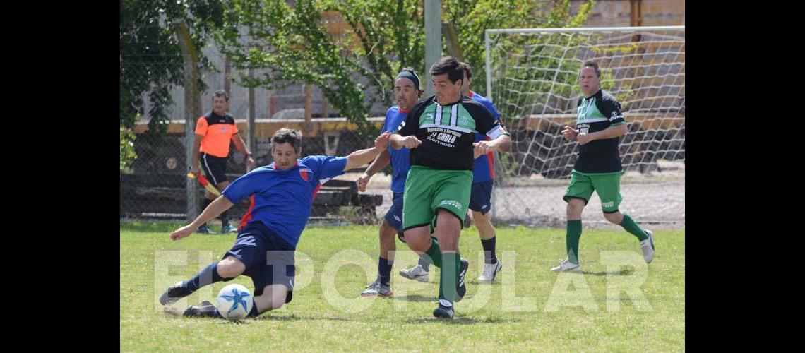 Este saacutebado arranca un torneo de verano