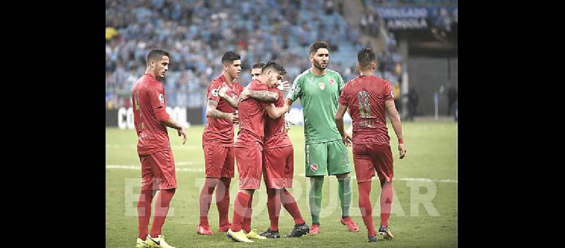 Todos saludan a MartÃ­n BenÃ­tez que fallÃ³ su penal y Gremio se quedÃ³ con la Recopa 