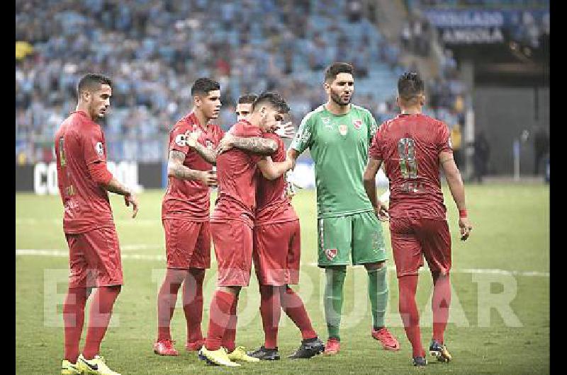 Todos saludan a MartÃ­n BenÃ­tez que fallÃ³ su penal y Gremio se quedÃ³ con la Recopa 