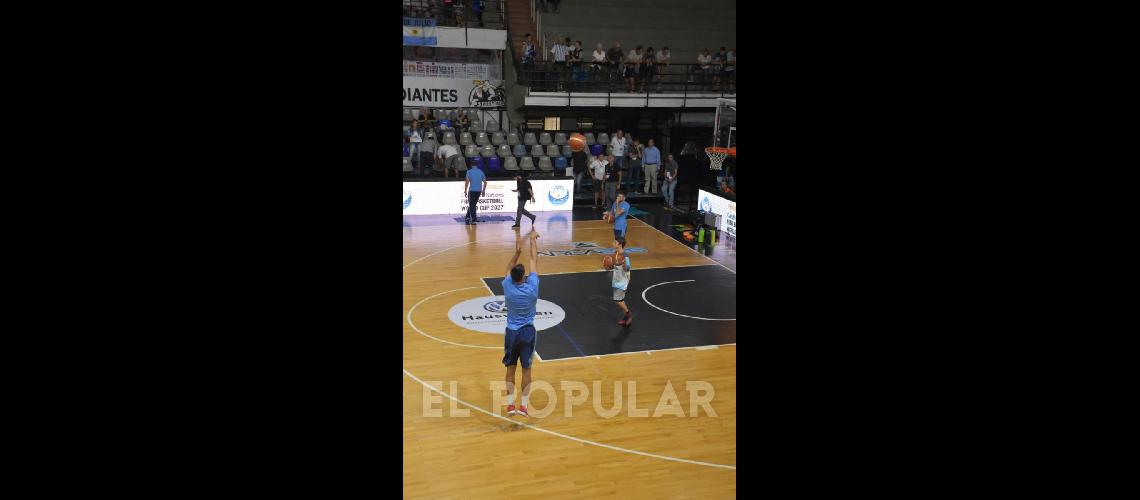 El Maxi se colmoacute una hora antes del partido