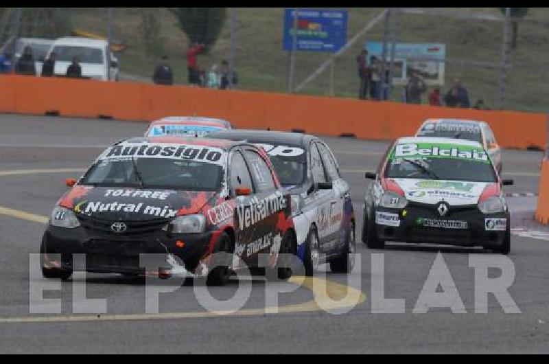 AgustÃ­n Herrera (a la derecha) buscarÃ� hoy un buen debut en Potrero de los Funes 