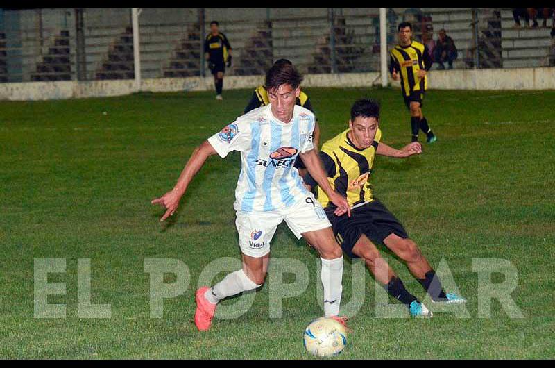 Ferro arrancoacute el torneo con una goleada