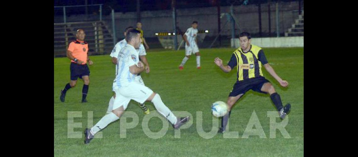 El Carbonero y el LeÃ³n Serrano jugaron anoche en el estadio del Carbonero 