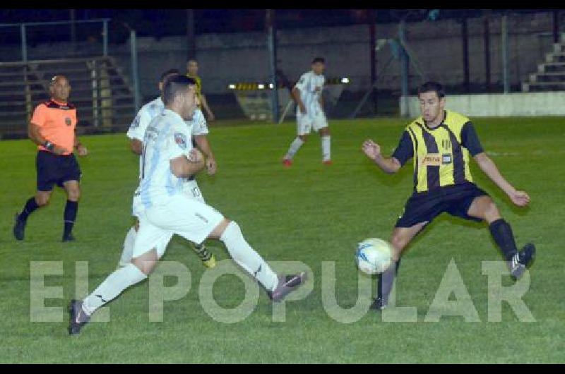 El Carbonero y el LeÃ³n Serrano jugaron anoche en el estadio del Carbonero 