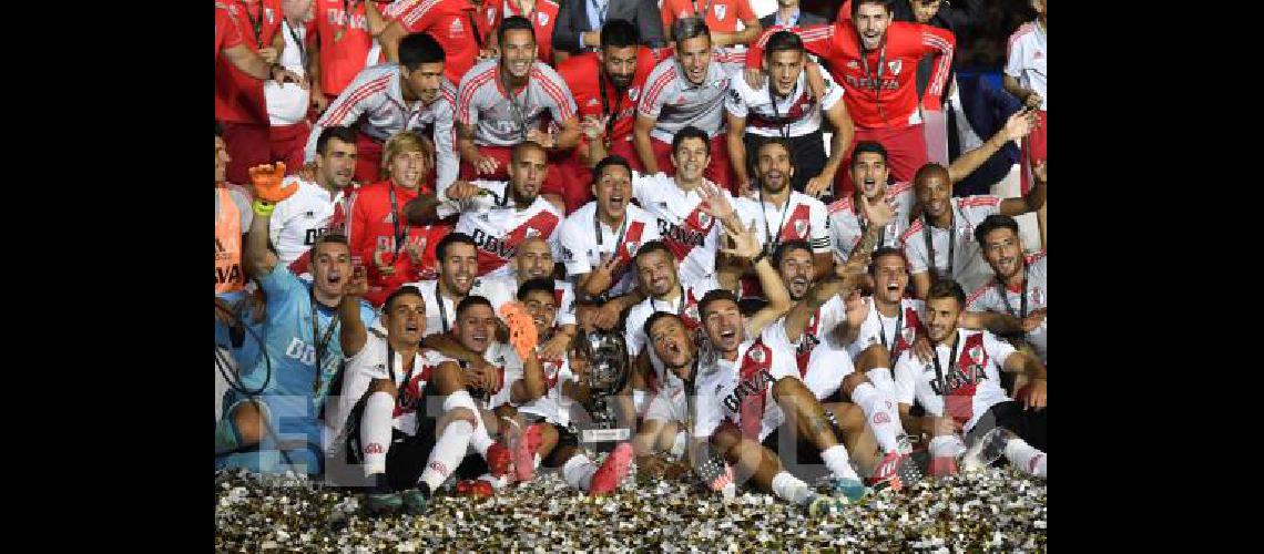 River Plate levantÃ³ una copa mÃs Anoche venciÃ³ a Boca Juniors en la definiciÃ³n de la Supercopa 