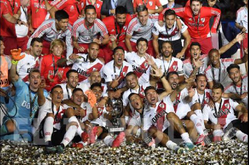 River Plate levantÃ³ una copa mÃs Anoche venciÃ³ a Boca Juniors en la definiciÃ³n de la Supercopa 