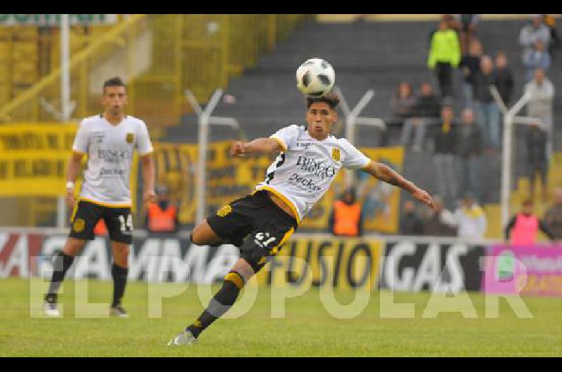 Facundo GarcÃ­a ya tuvo dos partidos en primera divisiÃ³n DebutÃ³ ante Estudiantes y tambiÃ©n ingresÃ³ en el duelo ante ColÃ³n 