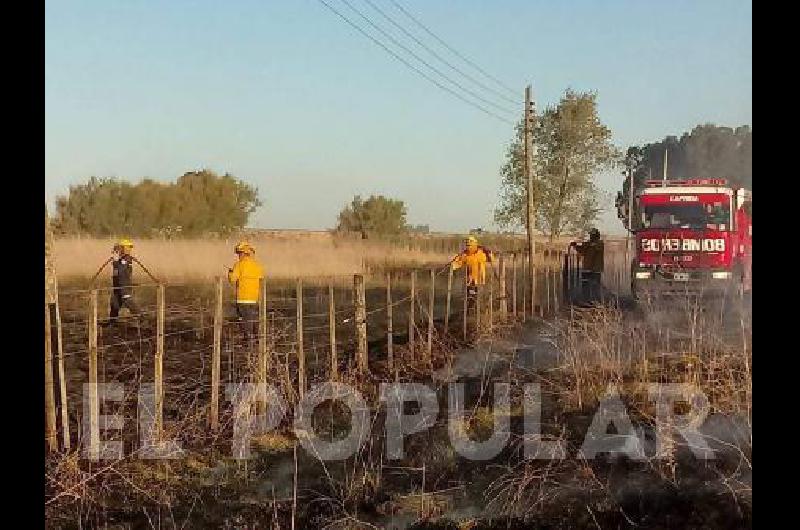 Los bomberos trabajaron por espacio de una hora y media 