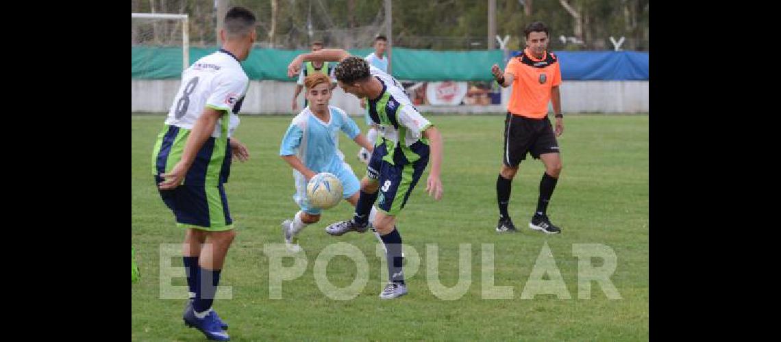 Embajadores dio vuelta el resultado y logrÃ³ su primera victoria en el torneo 