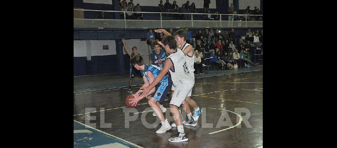 Olavarriacutea ganoacute en el debut