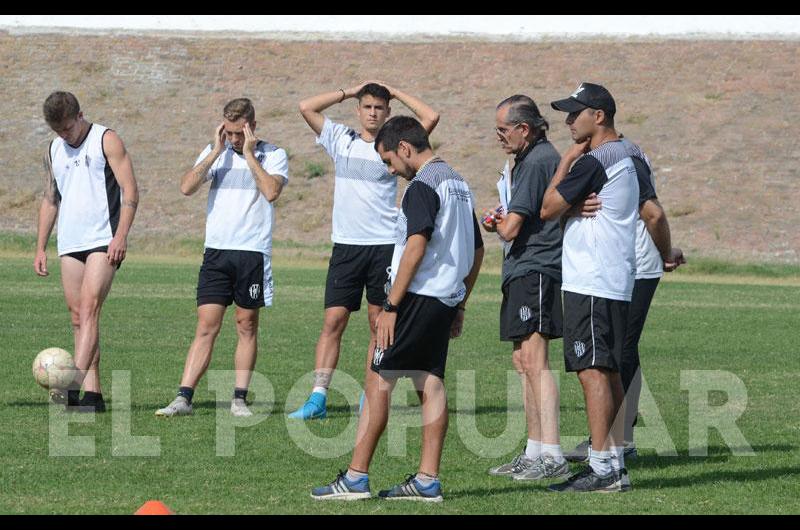 Estudiantes se entrenÃ³ este viernes en el Estadio Central Foto- Claudio MartÃ­nez