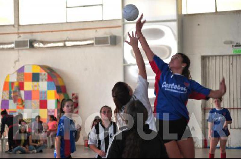 LilÃ�n de Laprida ganÃ³ los dos partidos ayer y estÃ� en semifinales 