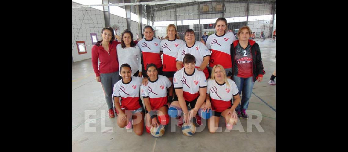 Estudiantes se adjudicoacute el primer torneo