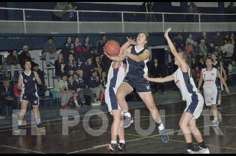 OlavarrÃ­a debutÃ³ ayer con una victoria en el gimnasio de Racing A Club 