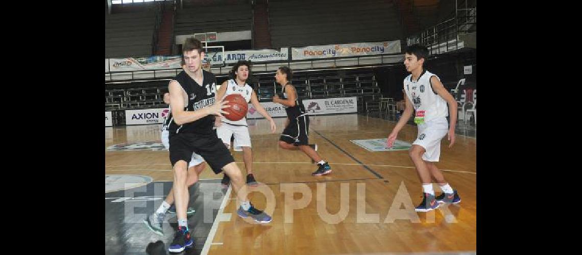 Estudiantes Blanco recibiÃ³ a Estudiantes Negro en cuatro categorÃ­as 