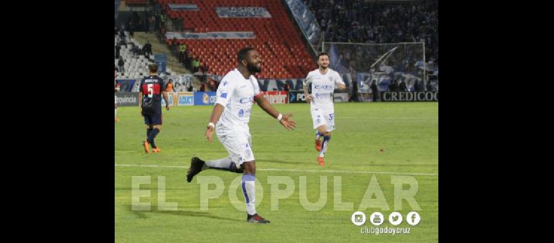 Santiago GarcÃ­a una vez mÃs marcÃ³ uno de los goles de Godoy Cruz 