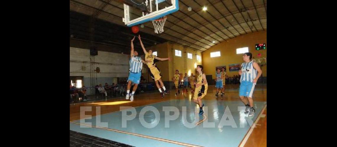 Racing de La Madrid recibiÃ³ a Sierras Bayas por una nueva fecha de los torneos de divisiones formativas de la ABO 