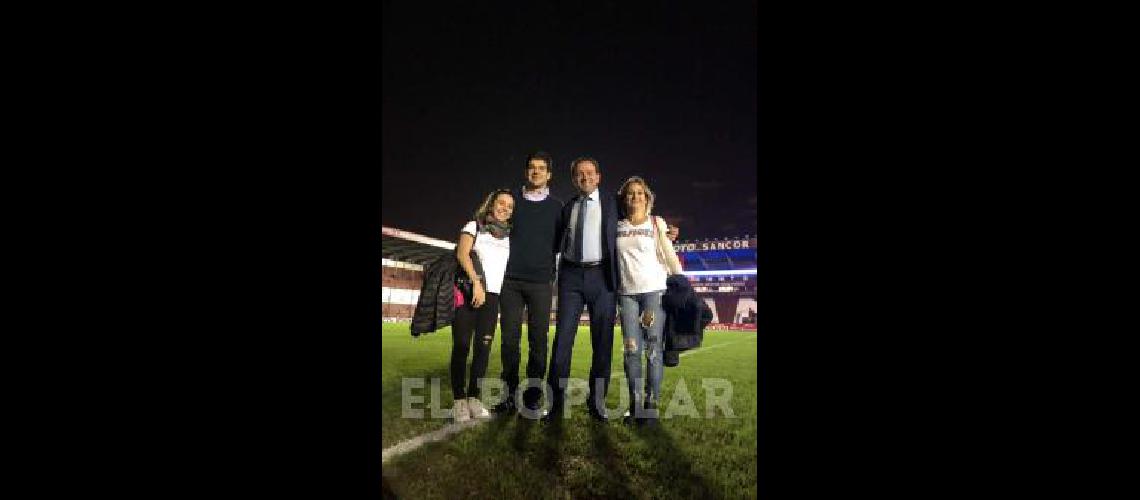 Juan Pablo Pompei acompaÃ±ado por su familia en el marco de su Ãºltimo partido como Ãrbitro 