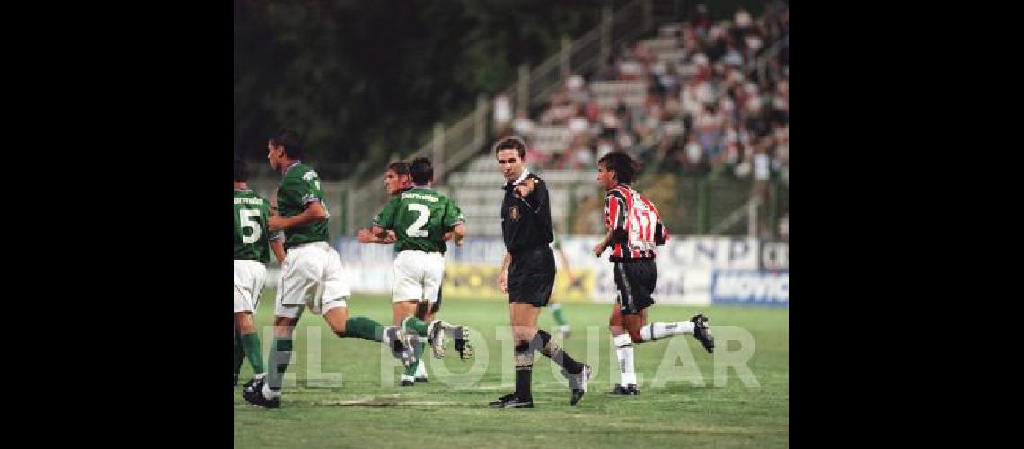 El segundo partido fue un Ferro â Chacarita (2000) 