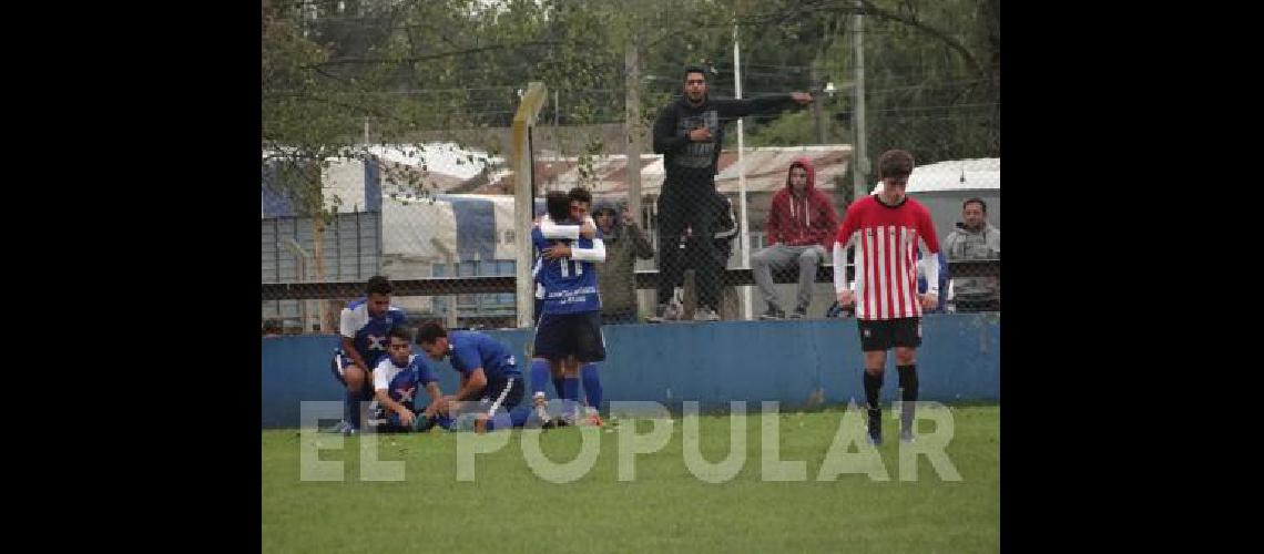 Barracas festeja el gol de Marconi y San Jorge lo padece 