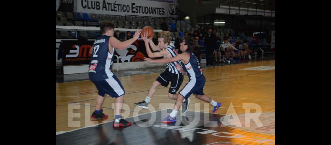 Estudiantes Negro fue local en el Maxigimnasio ante El FortÃ­n 