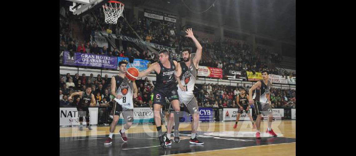 El equipo estudiantil logrÃ³ el pasado lunes un muy buen triunfo frente al Calamar por 84 a 66 en el Maxigimnasio del Parque Carlos Guerrero 