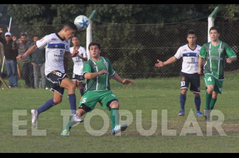 AtlÃ©tico Hinojo ganÃ³ en su estadio Con el triunfo se mantiene a dos de Estudiantes 