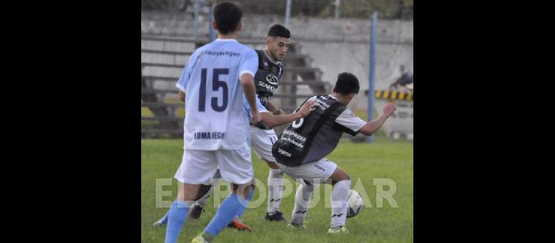 Ferro Carril Sud luego de su derrota ante Loma Negra recibirÃ hoy a su clÃsico rival 