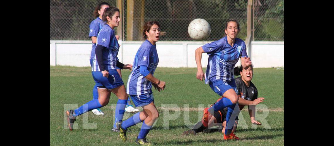 Las chicas jugaron en Loma