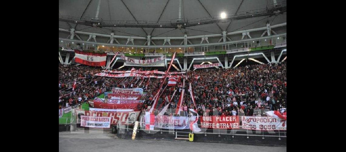 Estudiantes sin cancha