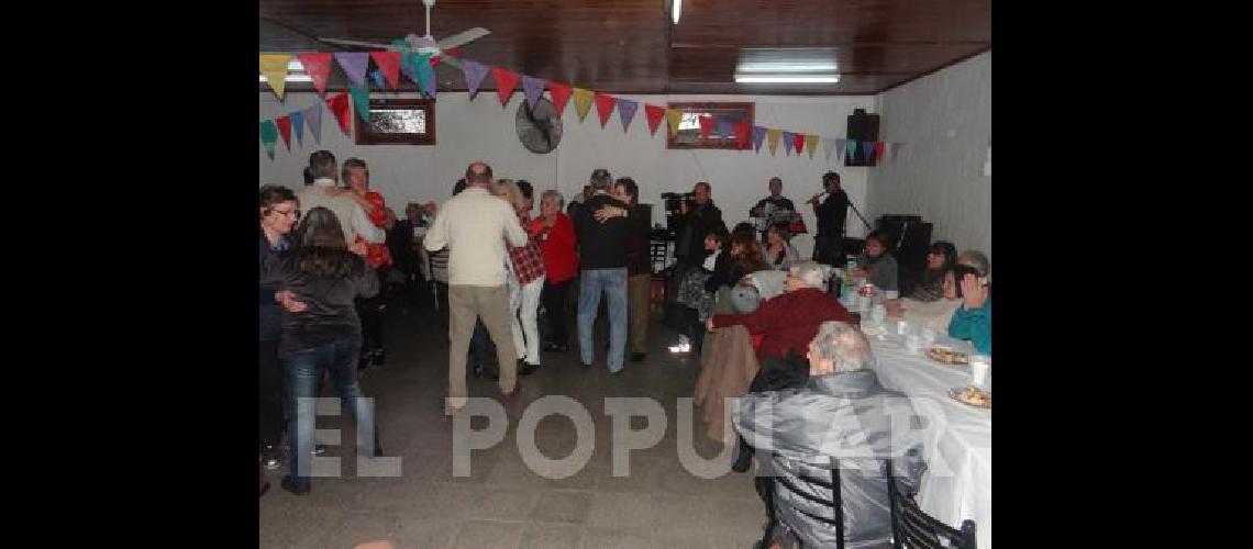 Con un baile popular los participantes festejaron el aniversario 