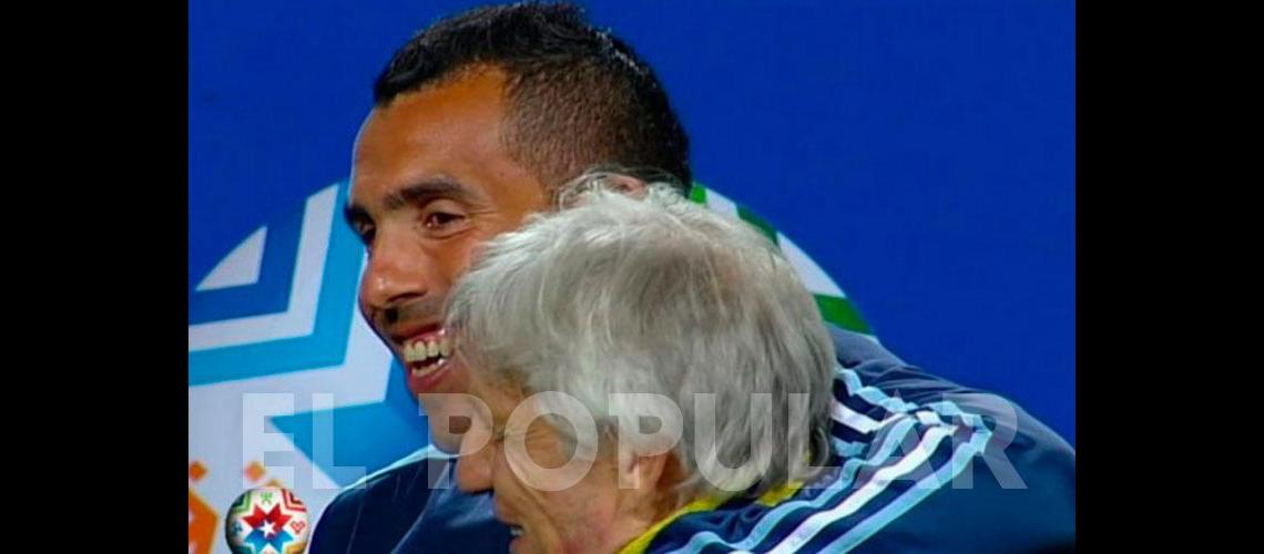 Tevez apoyoacute la eleccioacuten de Pekerman