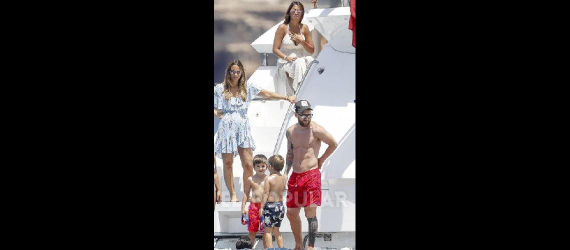 Los diacuteas de Messi<br> y Antonella en Ibiza