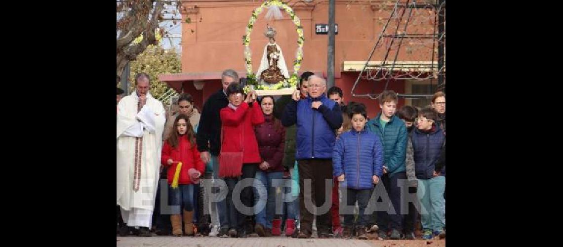 La imagen de la virgen patrona de La Madrid encabezÃ³ la procesiÃ³n 