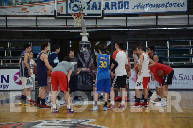 El equipo Sub 17 de la ABO se entrenÃ³ en el Maxigimnasio del Club AtlÃ©tico Estudiantes 