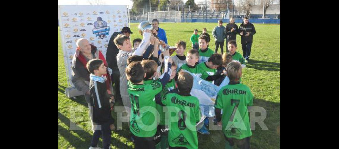 Ferro Carril Sud venciÃ³ a Racing A Club por 4 a 0 y fue el campeÃ³n de la categorÃ­a central 