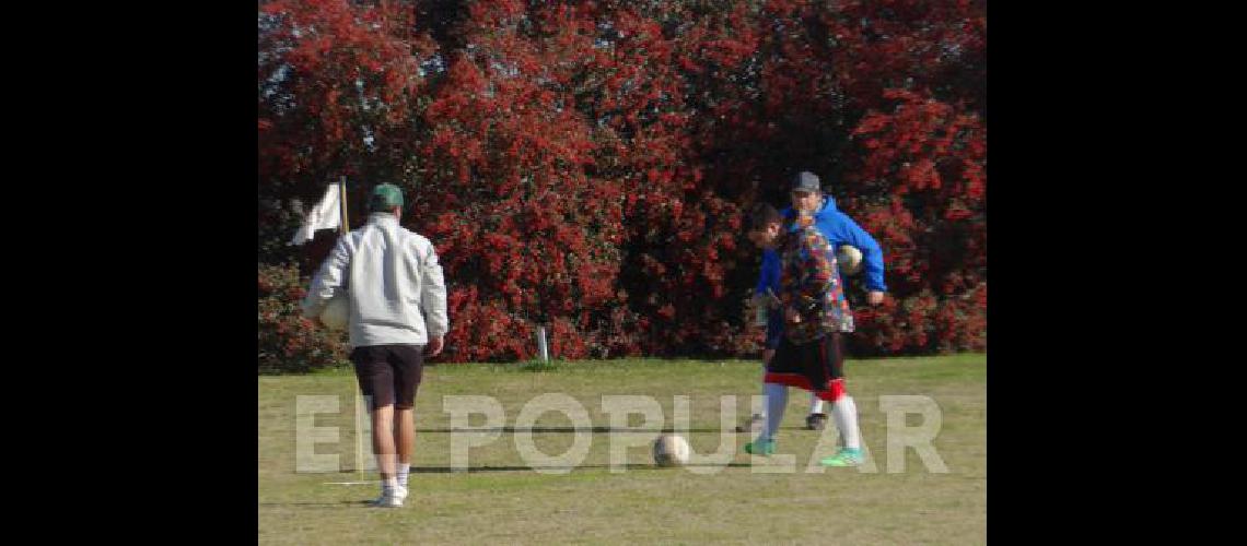 Un nÃºmero importante de deportistas compitiÃ³ en el certamen del La Madrid Golf Club 