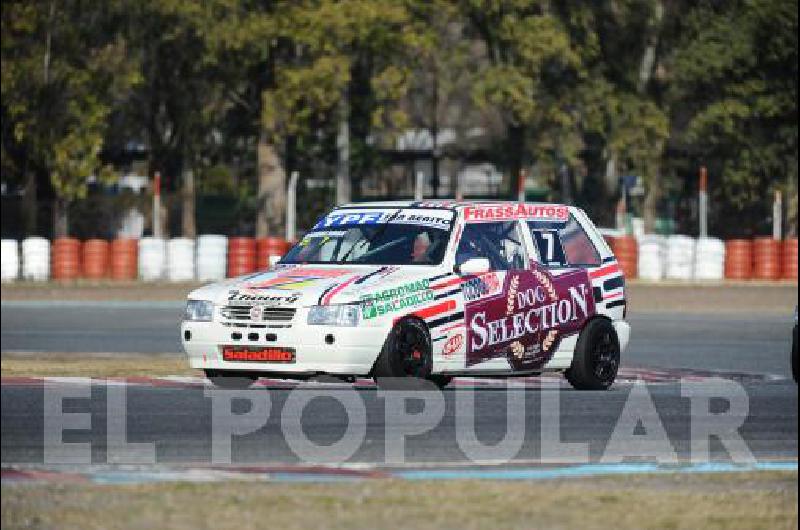 El piloto de Saladillo Lucas Barbalarga viene realizando un gran campeonato en la Clase Uno 