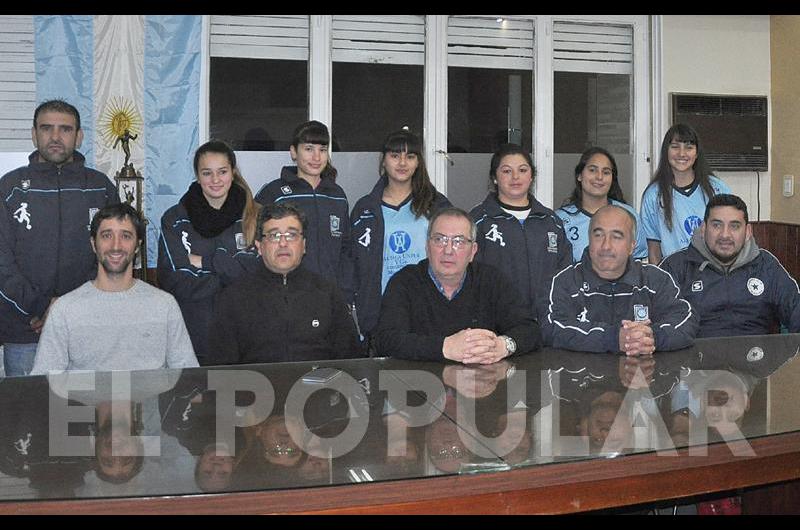 En la Liga de FÃºtbol de OlavarrÃ­a se presentÃ³ la selecciÃ³n femenina Carlos RamÃ­rez