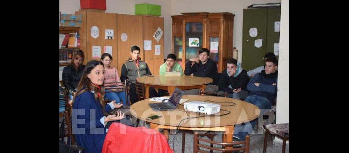 Alumnos del Ãºltimo aÃ±o de la secundaria participan del proyecto del Gobierno Municipal 