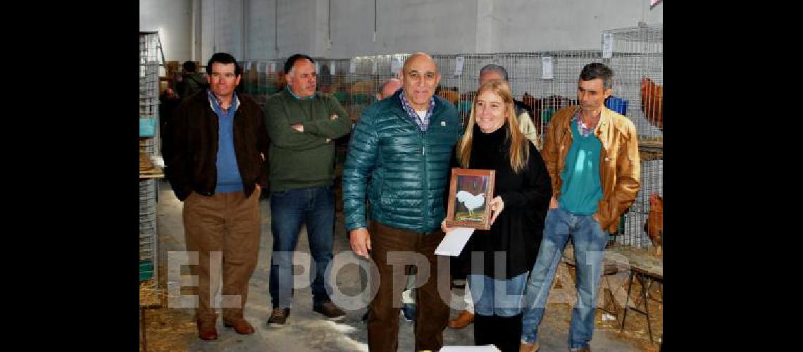 Andrea BedecarrÃs recibe el primer premio de la Expo de JosÃ© D Vega 