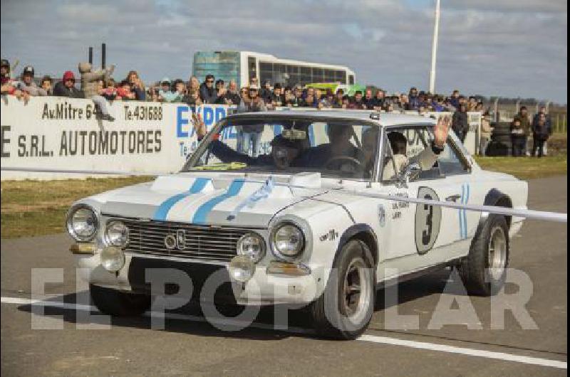 Un Torino para la historia Oscar Mauricio Franco realizÃ³ el corte de cinta del autÃ³dromo de manera especial 