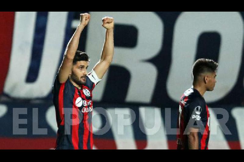 Nico Blandi festeja uno de sus goles ante Nacional 