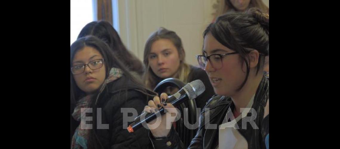 Los jÃ³venes debatieron sobre distintas problemÃ�ticas que los atraviesan en las escuelas y en la vida particular 