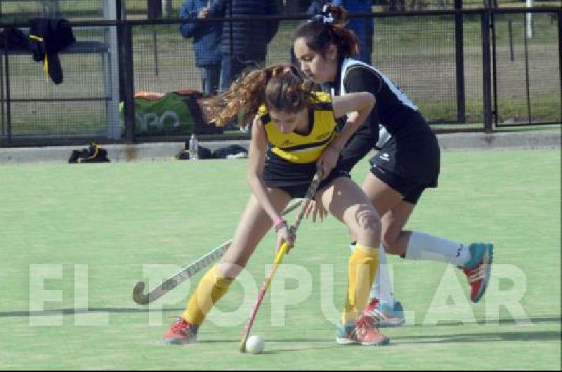 Tanto la primera femenina como el equipo Sub 18 sufrieron duras derrotas como locales ante Uncas de Tandil Foto- Marcelo Kehler 