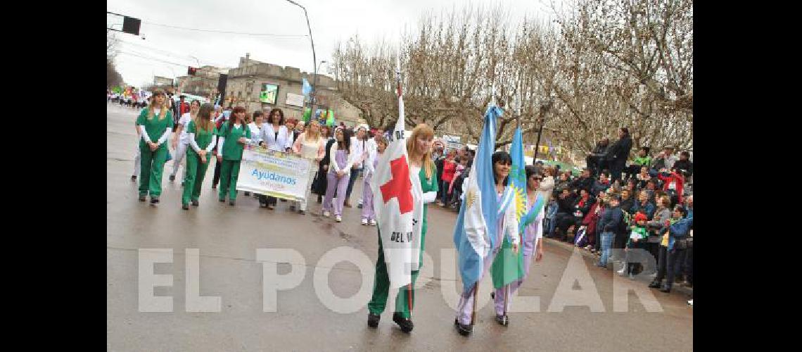 La ComisiÃ³n de Apoyo al Hospital y sus enfermeras y profesionales 